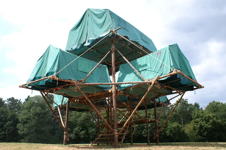 Een toren gesjord